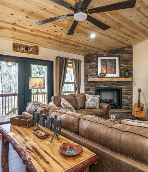 Warm cabin living room for Smoky Mountain cabin rental stays